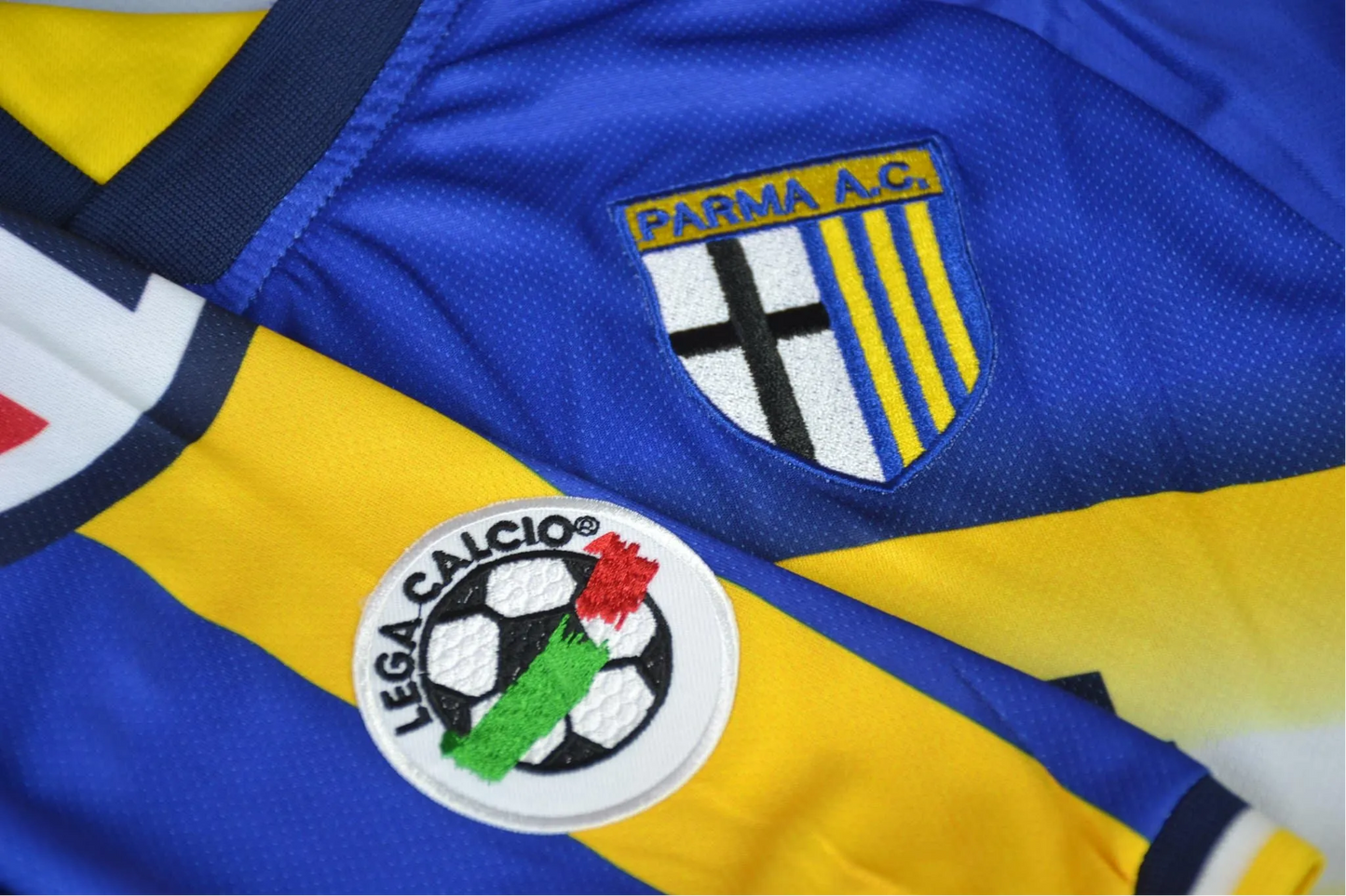 2004/2005 Parma Calcio Champion - Home Retro Kit – Long Sleeves - ClassicKits433