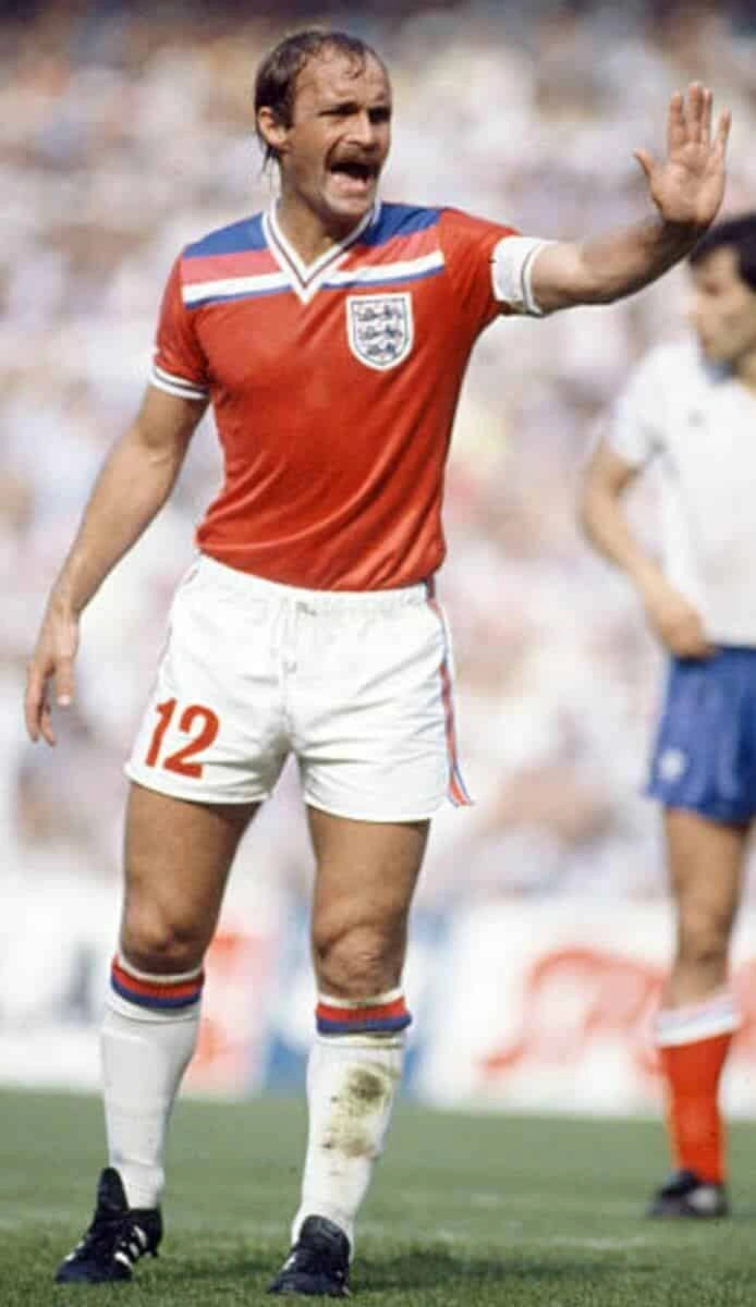 1982/1983 England Away Retro Kit - ClassicKits433