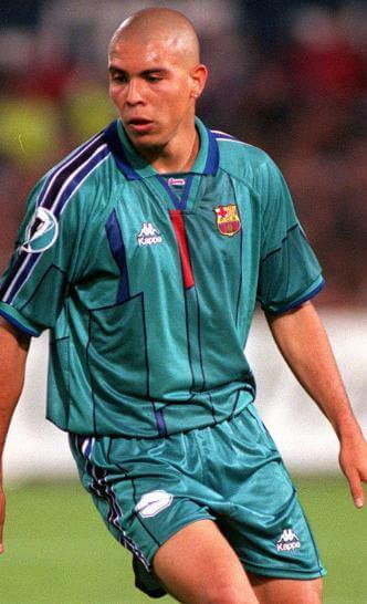 1996/97 FC Barcelona Away Kit - ClassicKits433