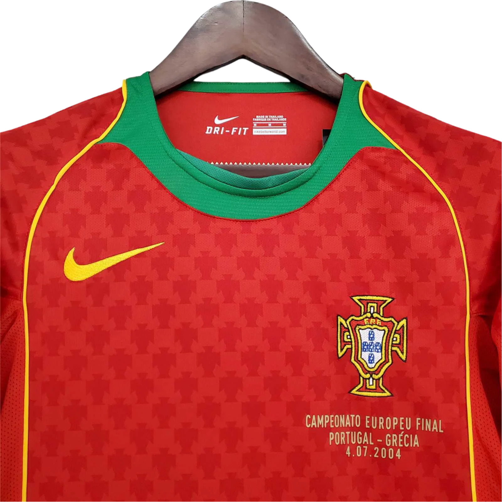 2004/2005 Portugal Home Retro Kit - ClassicKits433